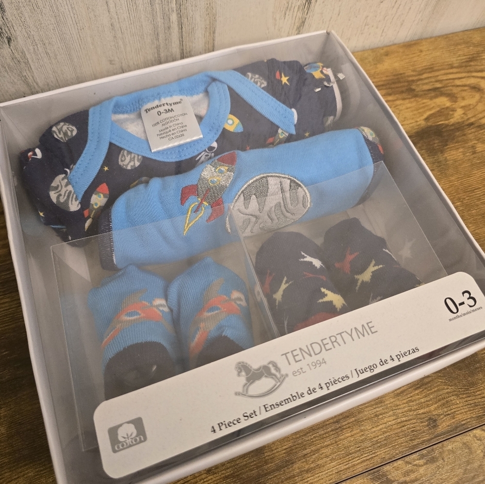 New Tendertime Baby Boys Blue Rocket 4-Piece Gift Set Size 0-3 Months - Picture 2 of 4